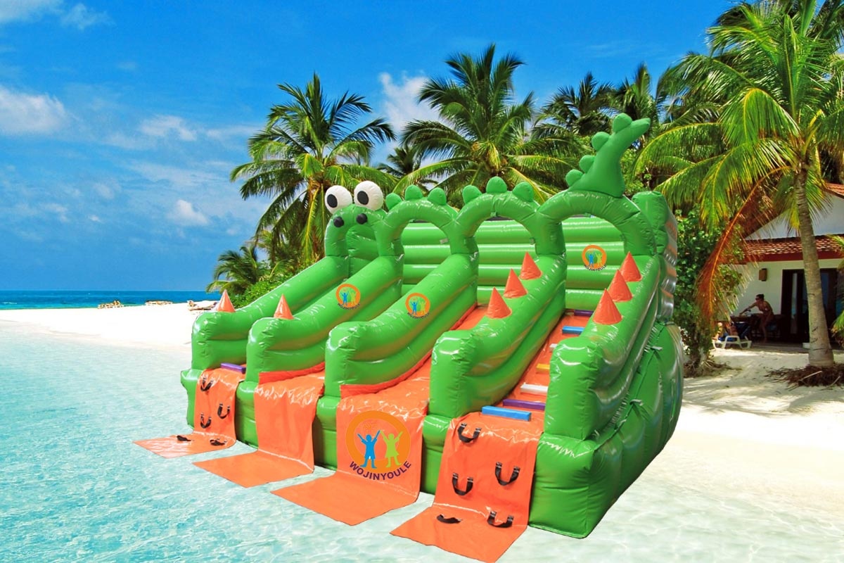 2019 New Design Crocodile popular inflatable small water slide kids