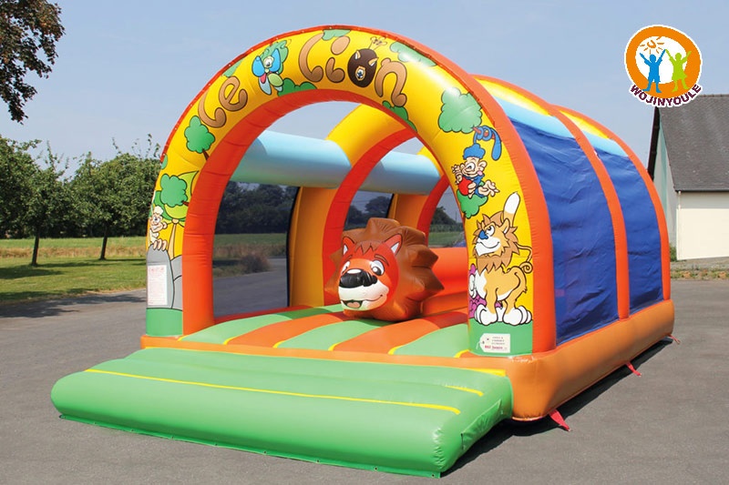 WB573 3 Arches Lion Infatable Jumping Castle with Roof